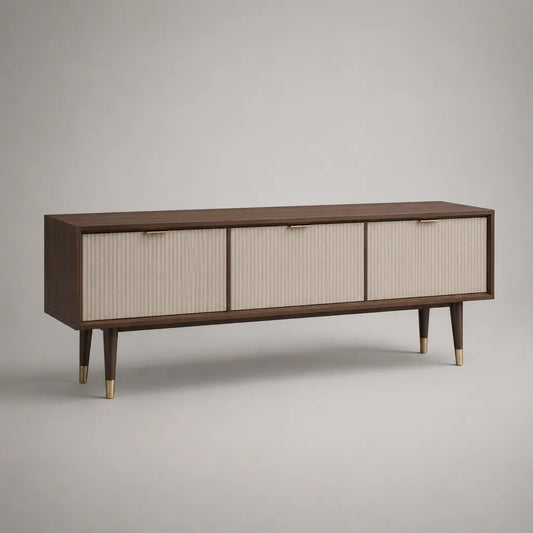 Basso armadio TV in legno con 3 porte scanalate, noce scuro, beige e ottone, 160 × 40 × 60 cm